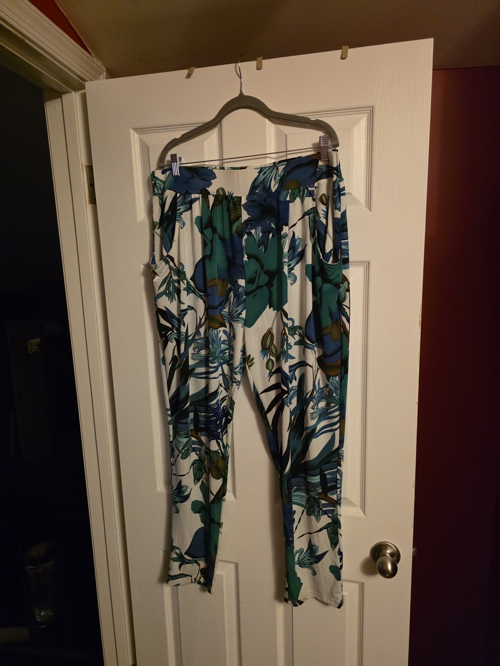 Roommates White Wide-Leg Pants with Blue & Green Floral Print